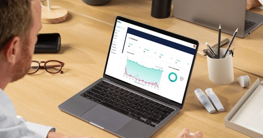 Pantalla del aula virtual nabbü mostrando múltiples ventajas educativas de la tecnología
