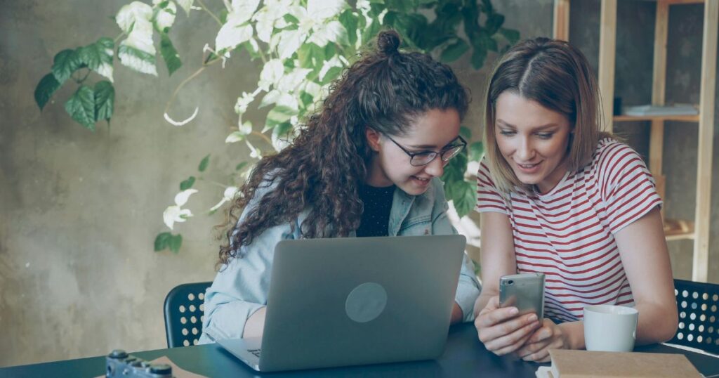Tu plataforma de aula virtual debe ser una copia de tu formación física en el entorno digital. El aula virtual nabbü está diseñado para que los alumnos sientan las clases como siempre, sin perder el hilo. Hoy te traemos 3 razones para digitalizar tu academia. ¡Da el paso a la revolución tecnológica!