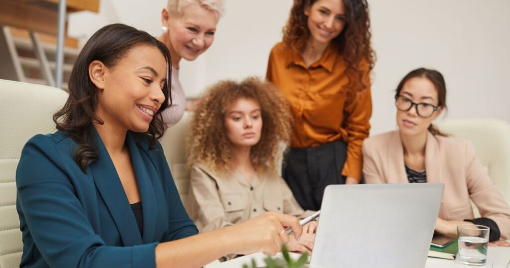 A menudo los LMS o aulas virtuales no están optimizados para la automatización de alumnos, sin embargo el aula virtual nabbü sí, al tratarse de un LMS optimizado para las altas de alumnos contarás con pasarela de pago que permite dicha automatizacion.