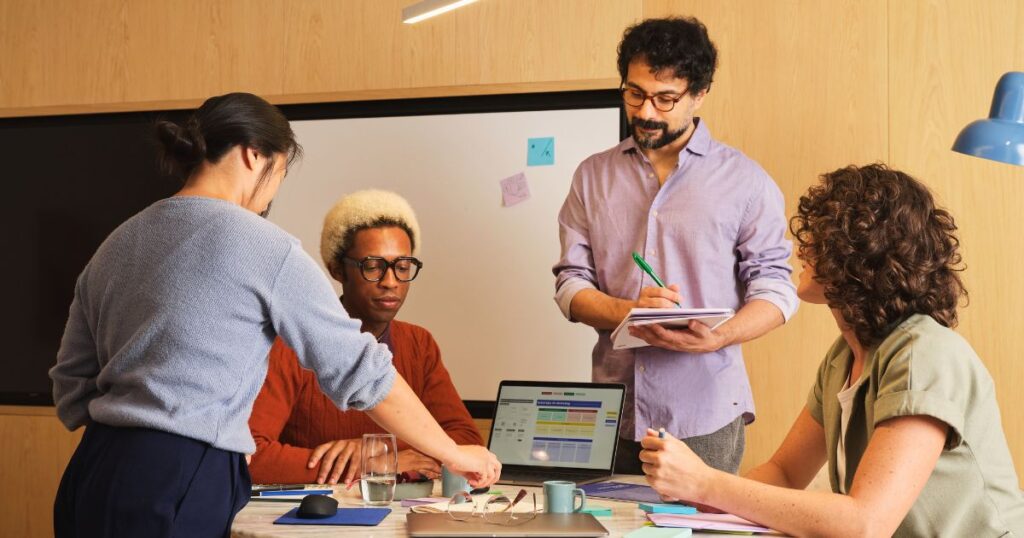 Colabora con empresas locales y potencia tu academia, así es como el aula virtual nabbü te enseña lo fácil que es potenciar tu centro de manera local.
