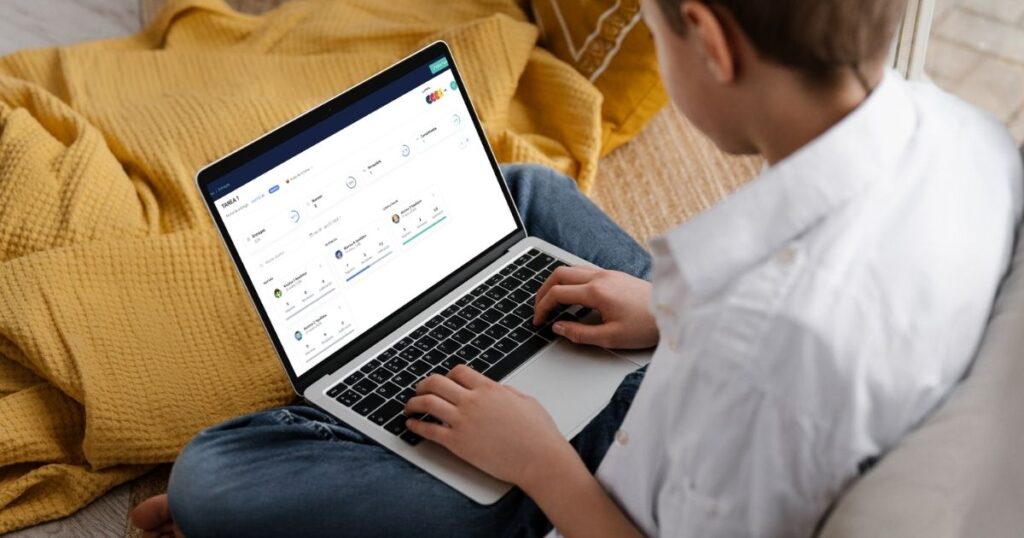 Toda plataforma LMS que se precie debe tener entrega de tareas y proyectos, el aula virtual nabbü va un paso más allá con funcionalidades específicas. Crea tareas con entrega límite en tu Aula Virtual personalizada y automatiza tu experiencia.