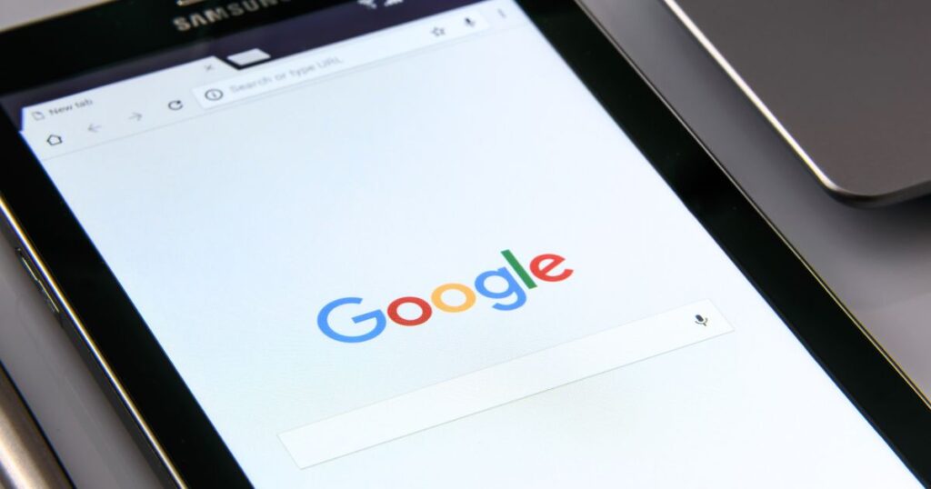 En este blog de nabbü te proporcionamos una Guía SEO para academias y centros formativos, el LMS se centra en la formación pero te damos herramientas para darte a conocer.